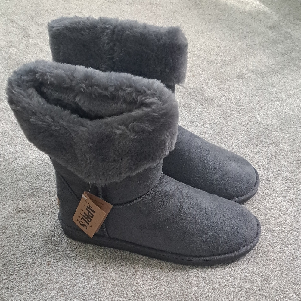 Cozy Gray Women's Boots